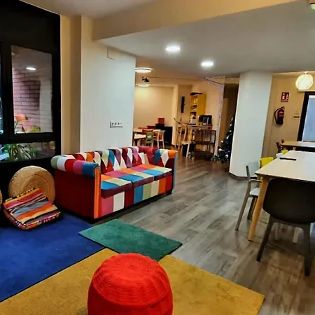 Bed & Breakfast Life Magenta *