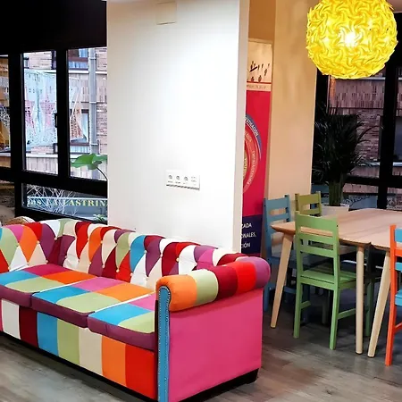 Bed & Breakfast Life Magenta *