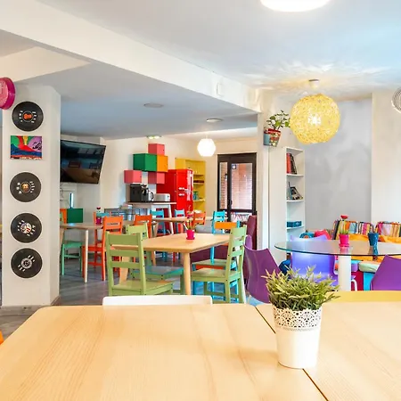 住宿加早餐酒店 Life Magenta 3*