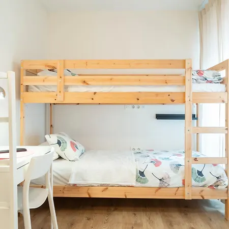 Life Magenta ベッド・アンド・ブレックファスト 3*