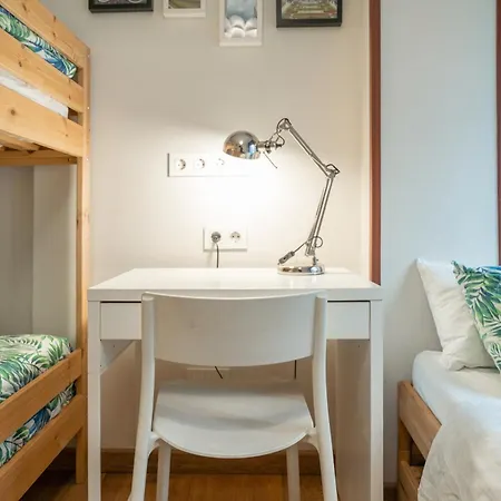 Life Magenta Bed and breakfast Gijón