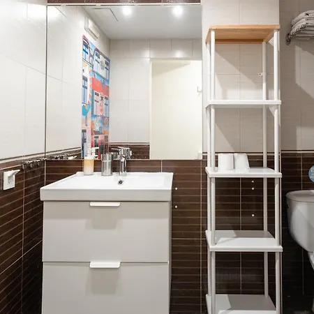 Life Magenta ベッド・アンド・ブレックファスト