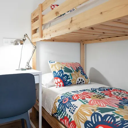 ベッド・アンド・ブレックファスト Life Magenta