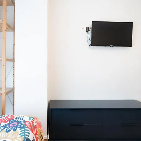 Life Magenta ベッド・アンド・ブレックファスト