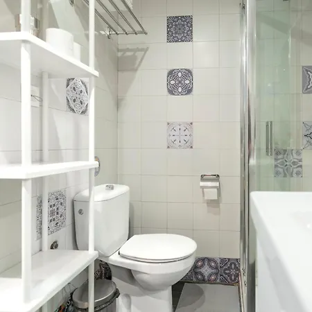 ベッド・アンド・ブレックファスト Life Magenta