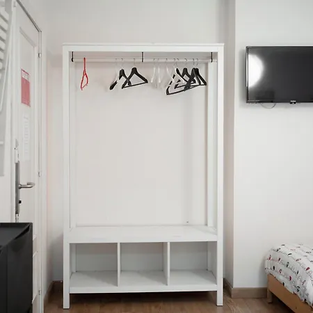 ベッド・アンド・ブレックファスト Life Magenta