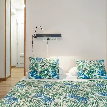 Bed and breakfast Life Magenta Gijón
