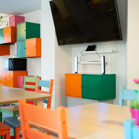 Bed & Breakfast Life Magenta 3*