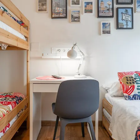 Bed & Breakfast Life Magenta 3*