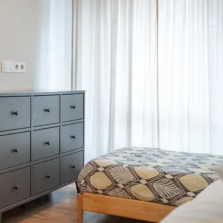 Bed & Breakfast Life Magenta 3*