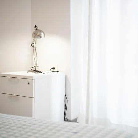 Bed & Breakfast Life Magenta 3*
